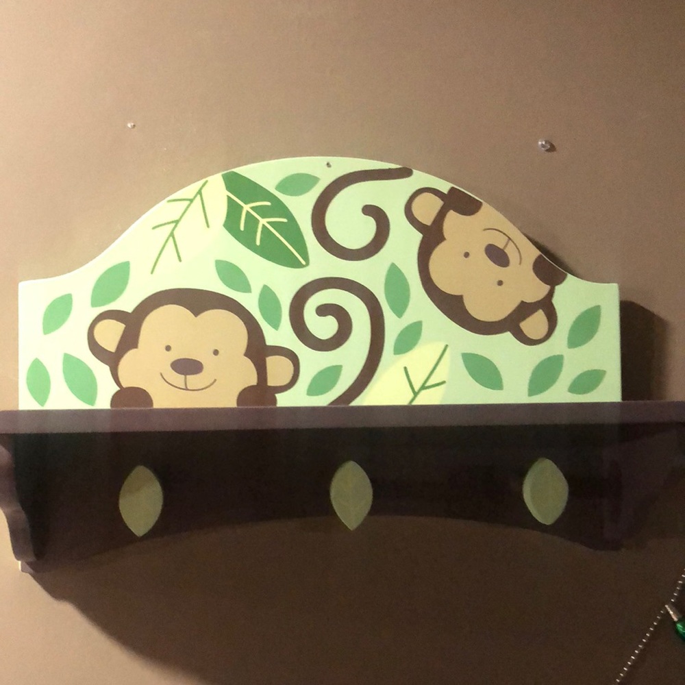 Kids monkey shelf with hanging pieces